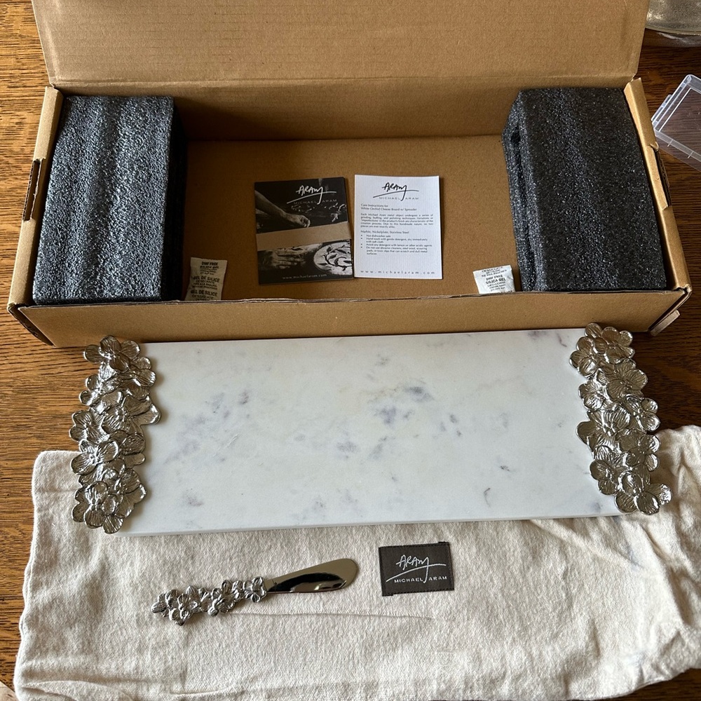 Michael Aram Cherry Blossom Small Cheese Board with Knife (silver)